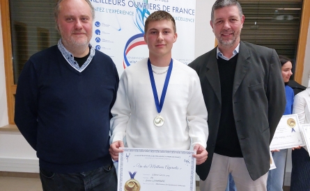 20251027_185216     cd